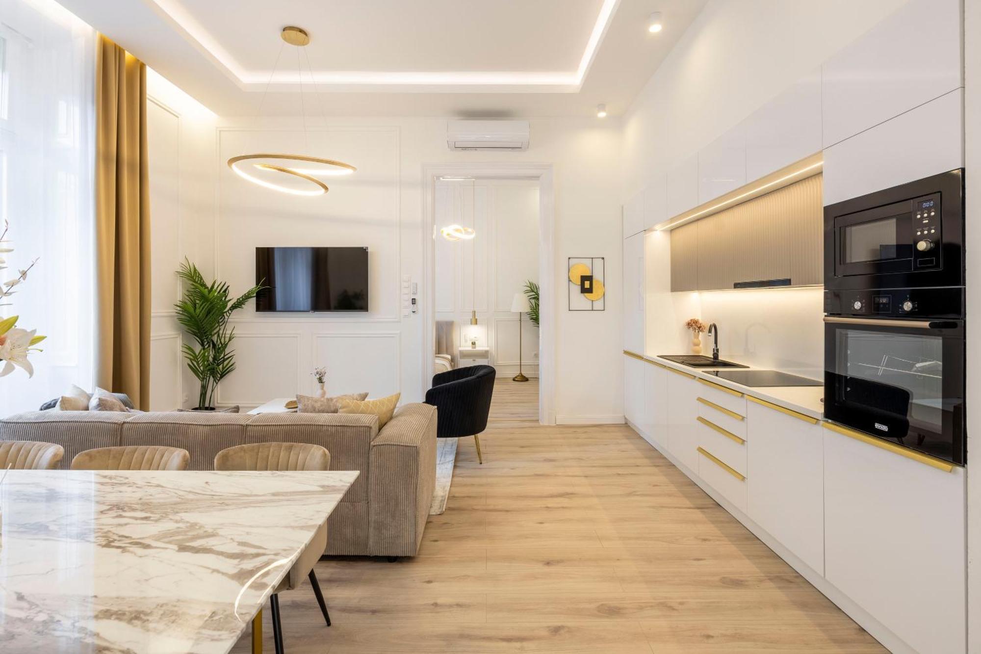 Exclusive & Prestigious Central Residence W/ Balcony Budapest Exteriör bild