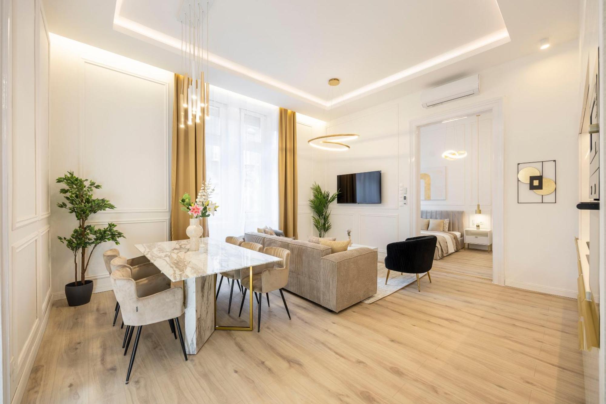 Exclusive & Prestigious Central Residence W/ Balcony Budapest Exteriör bild