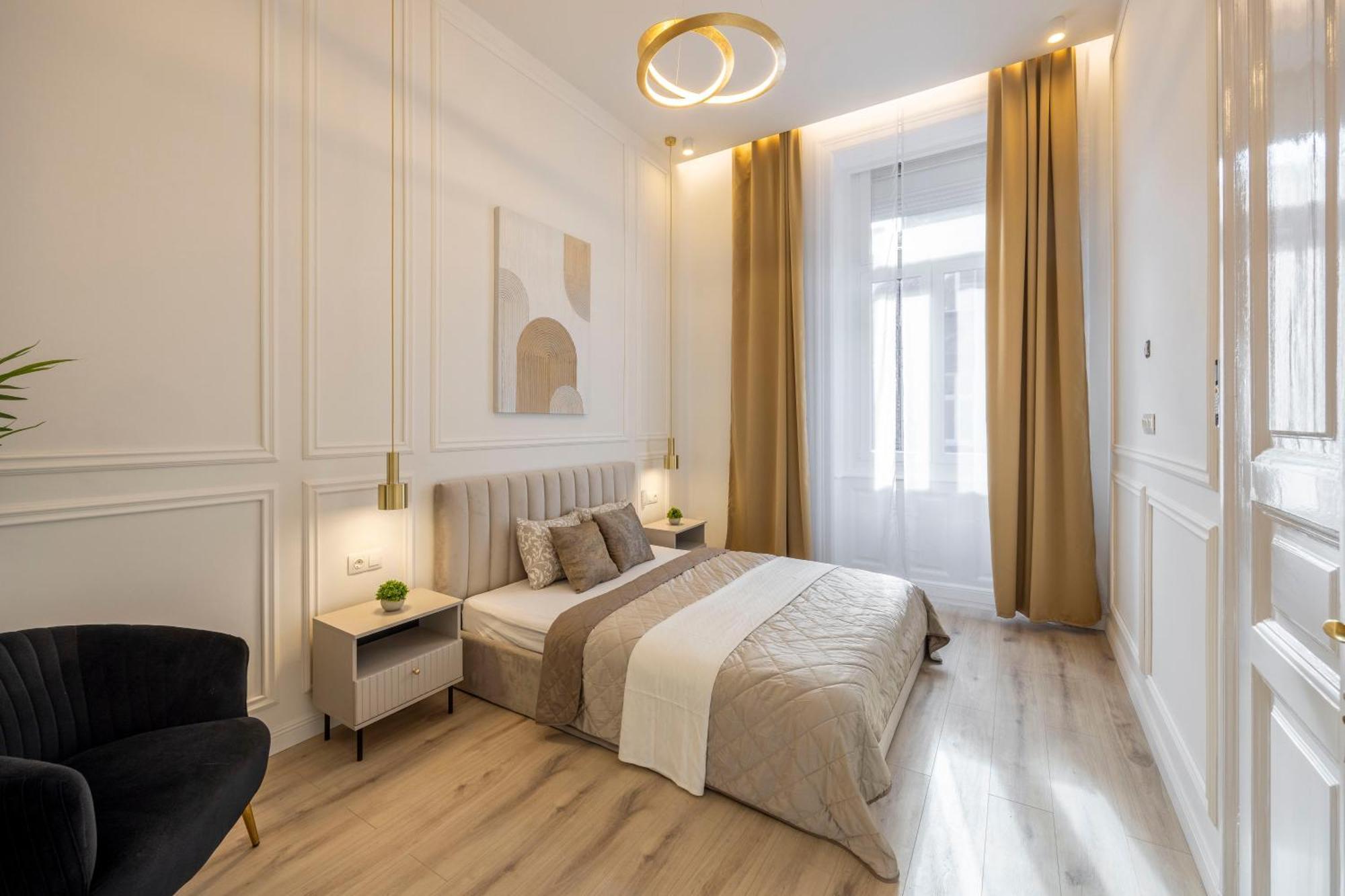 Exclusive & Prestigious Central Residence W/ Balcony Budapest Exteriör bild