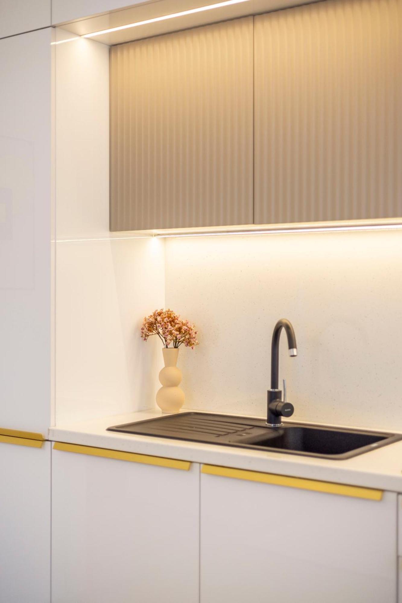 Exclusive & Prestigious Central Residence W/ Balcony Budapest Exteriör bild