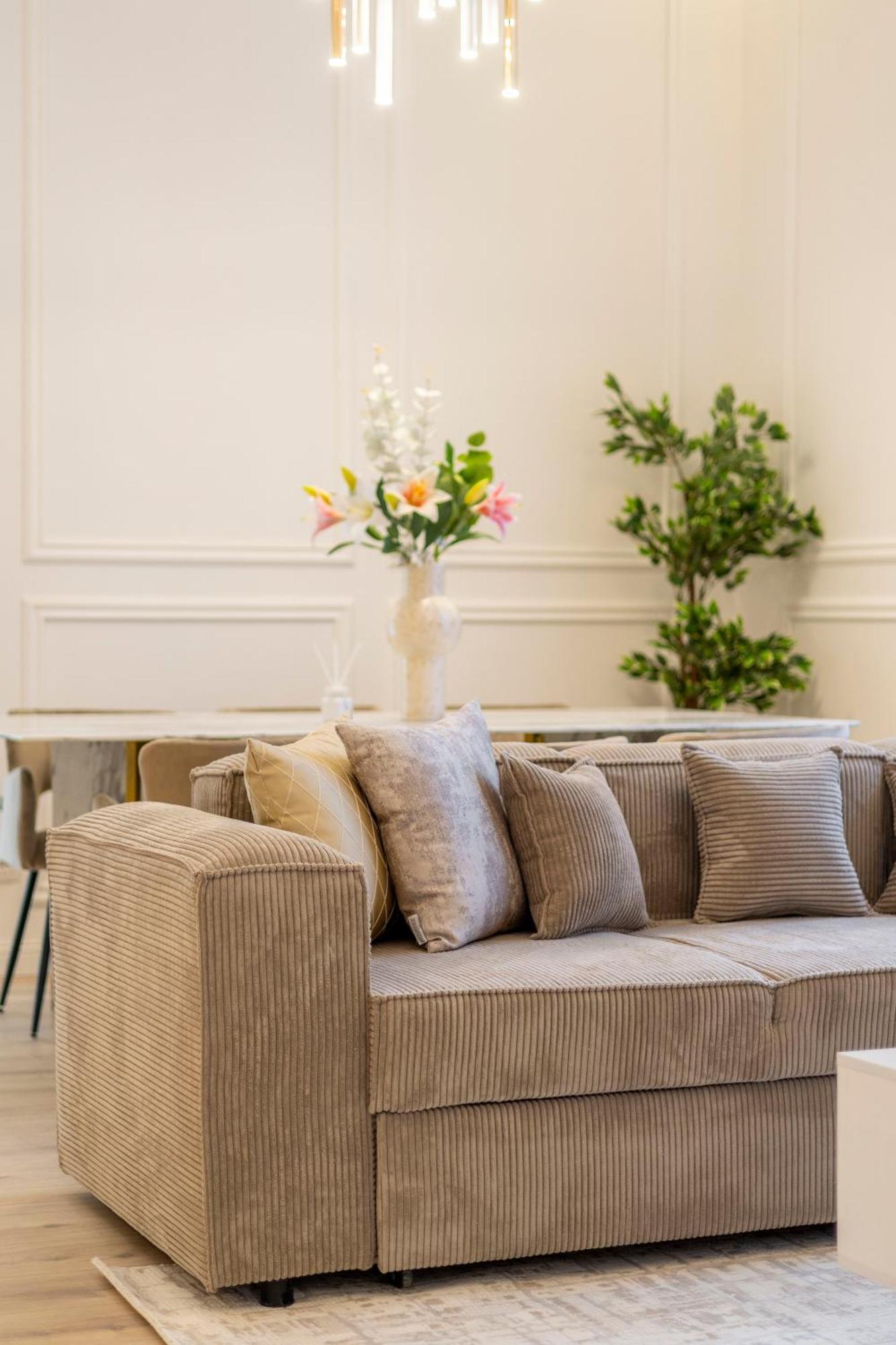 Exclusive & Prestigious Central Residence W/ Balcony Budapest Exteriör bild